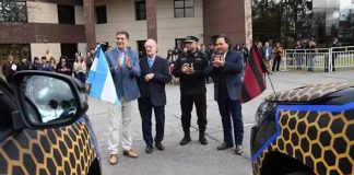 Saenz entregó nuevos Moviles a la Policia