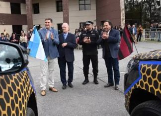 Saenz entregó nuevos Moviles a la Policia
